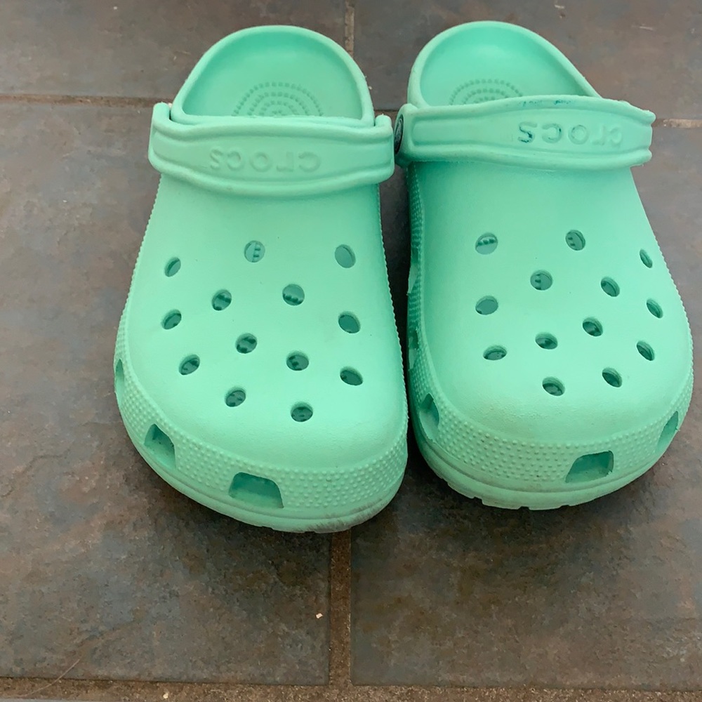 Turquoise crocs
